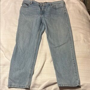 Preowned BDG Men's Light Blue Jeans Size 34/32